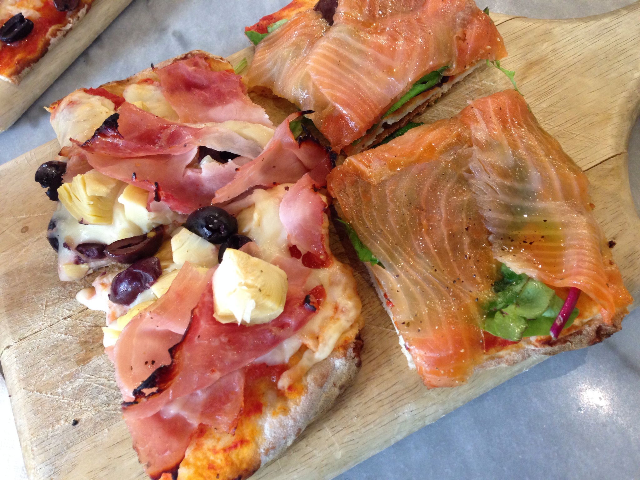 Prosciutto Olive & Artichok Pizza and Smoked Salmon Pizza @ Sciué