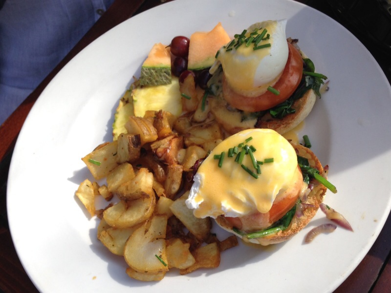 classic eggs benedict @ the five points