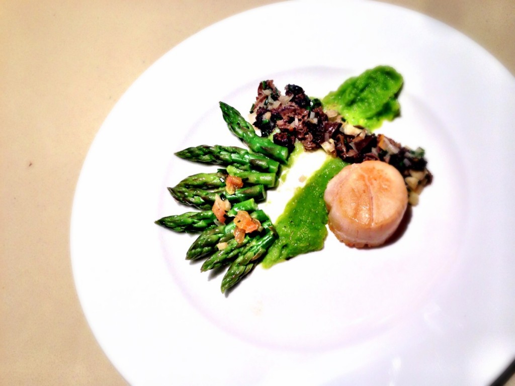Pan-Seared Jumbo Scallops with Morel Mushrooms and Asparagus Purée