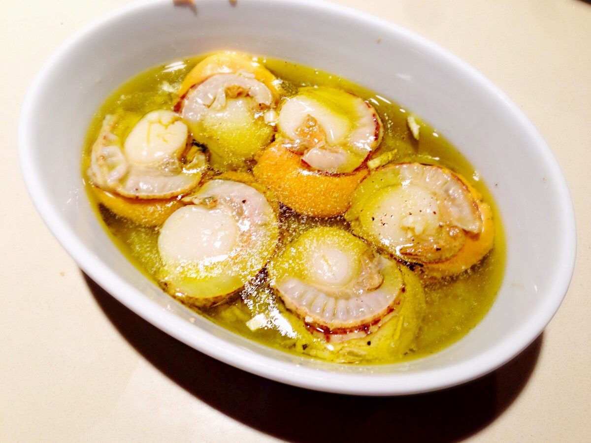 Whole Scallops Poached in Olive Oil