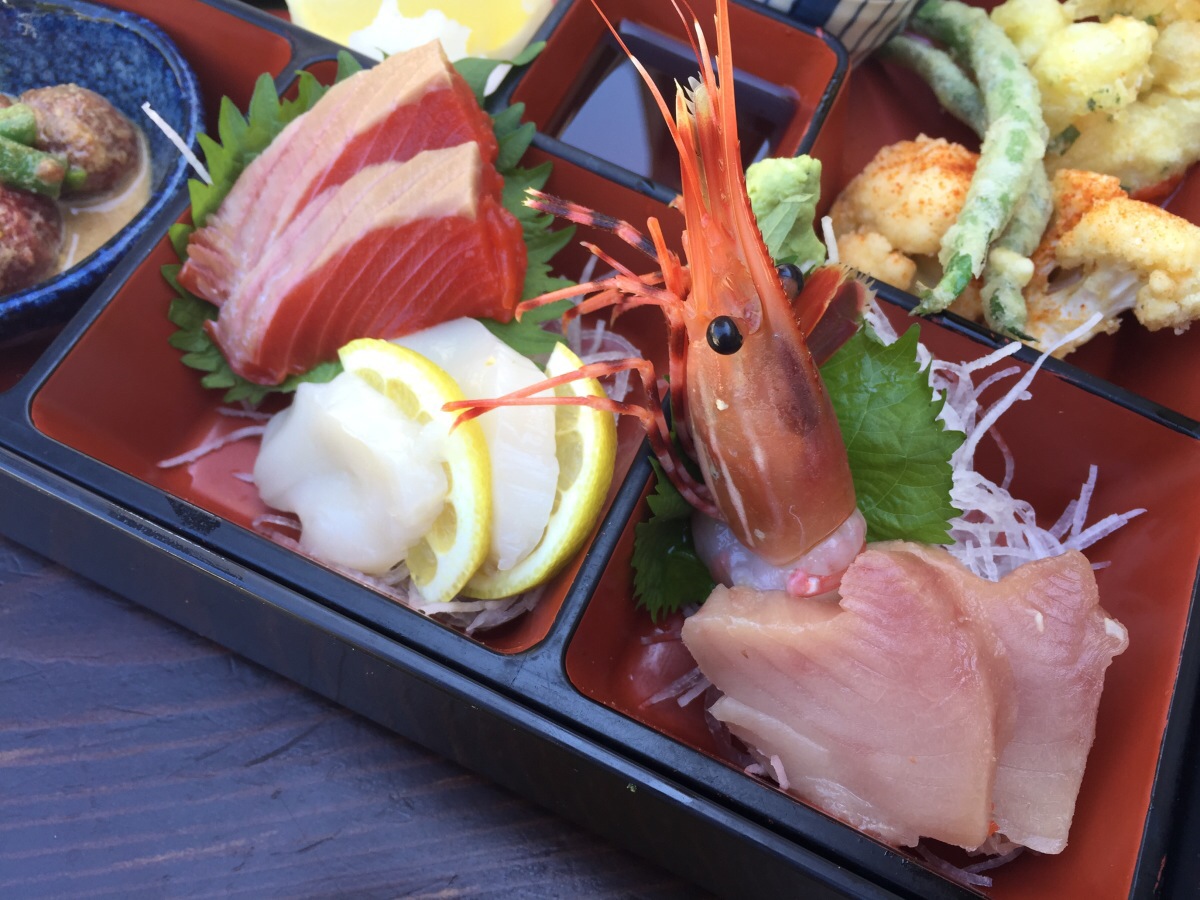 sashimi: spot prawn, jumbo scallop, abacoret tuna, wild salmon