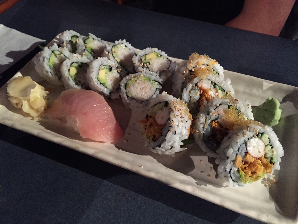 Tekka, Dynamite roll, California roll