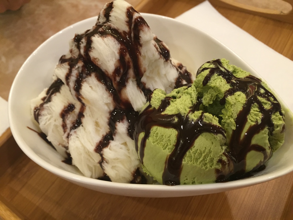 milk fluffy ice and green tea ice cream
