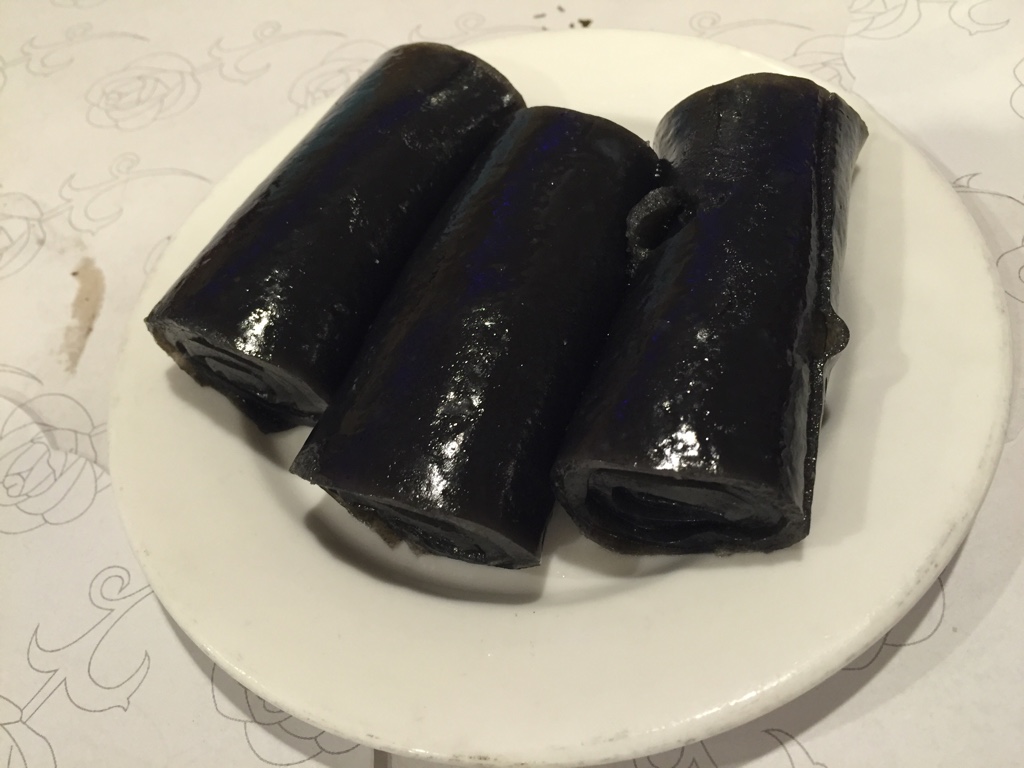 black sesame roll