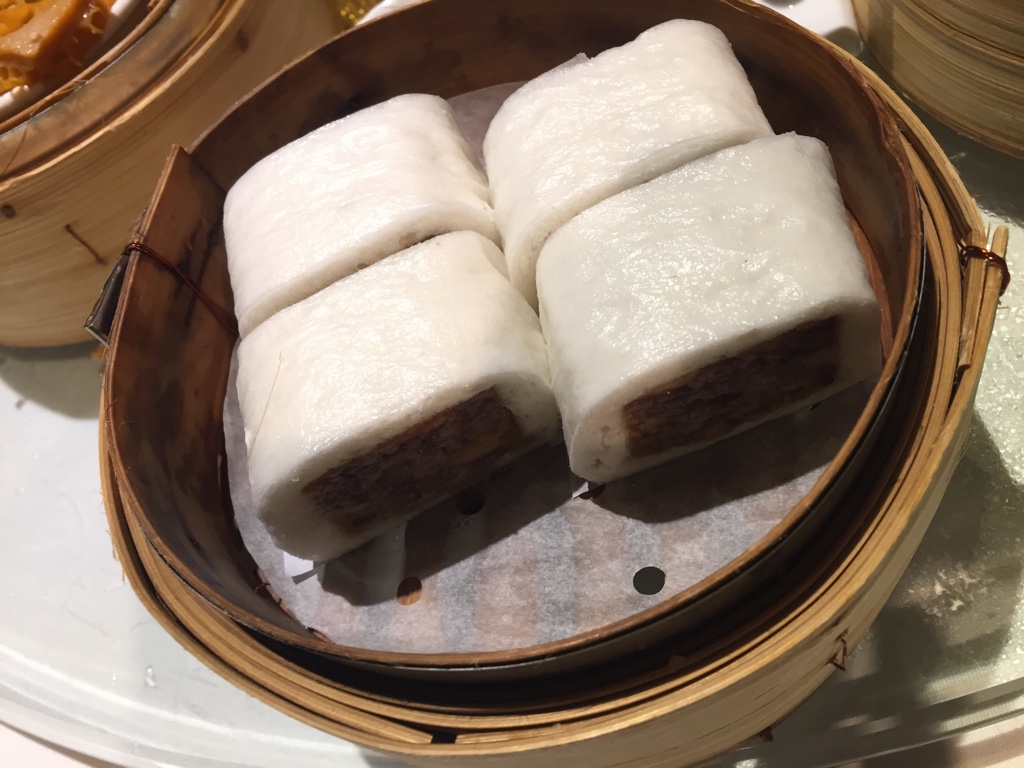 Sticky rice roll