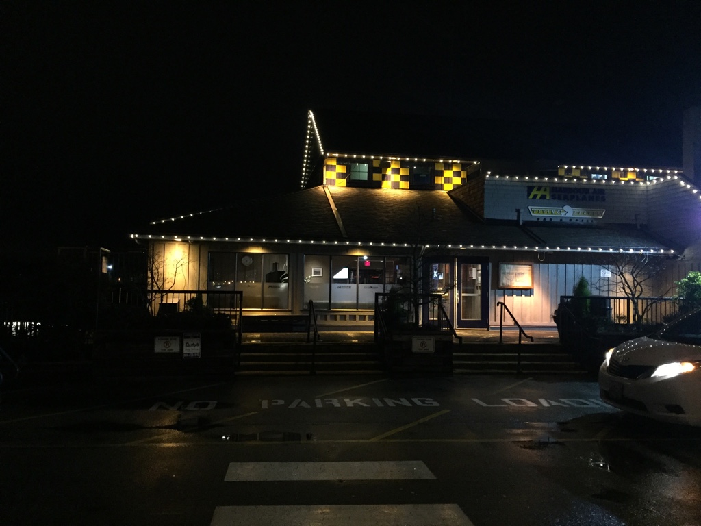 FLYING BEAVER BAR & GRILL