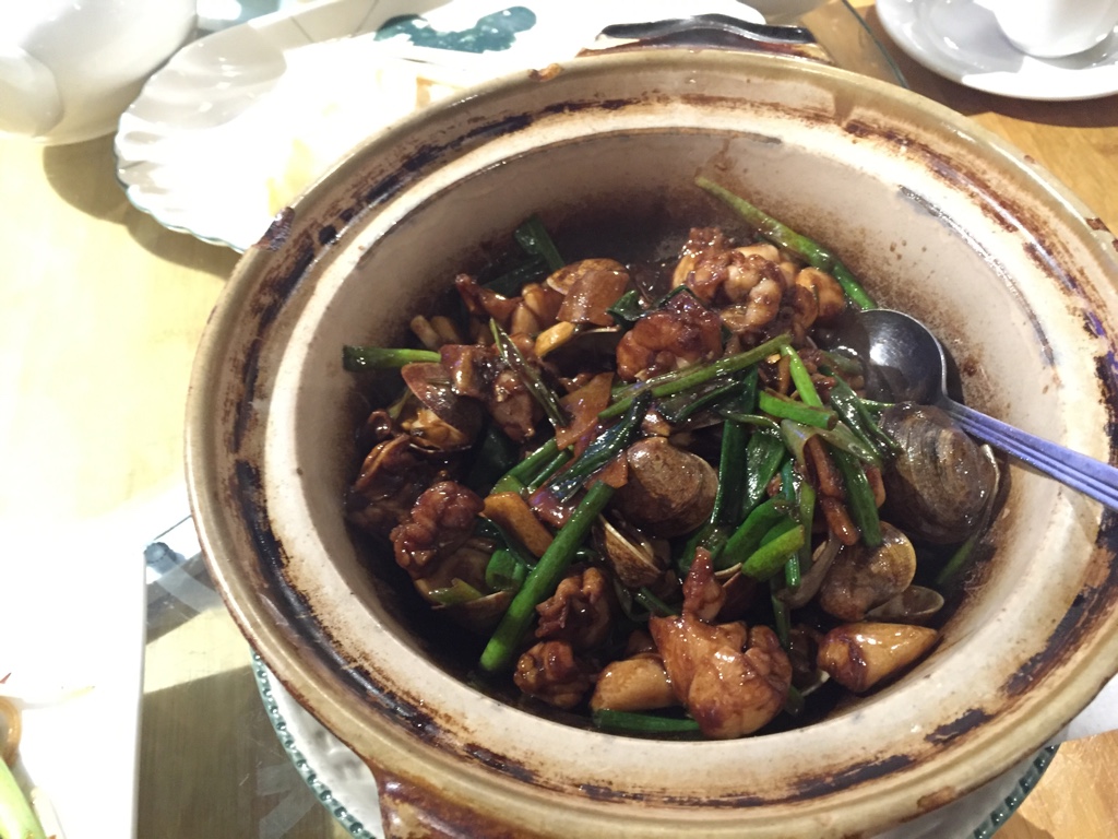 frog and clams