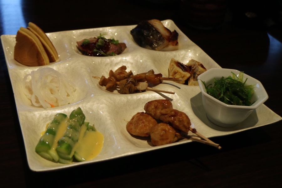 Condiments in Sashimi Boat Dinner Set