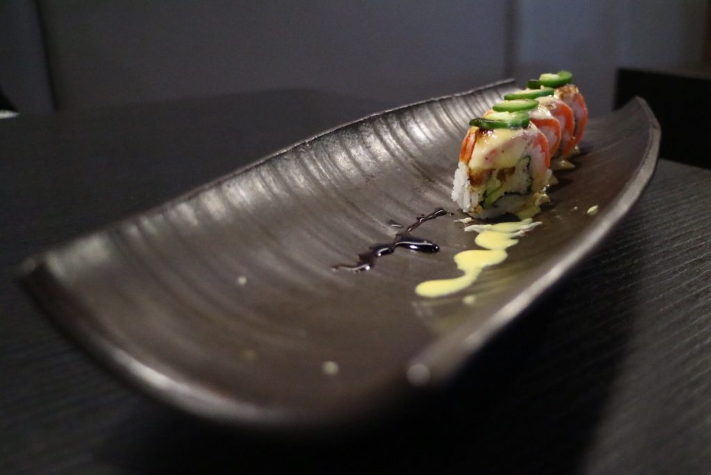 aburi salmon roll