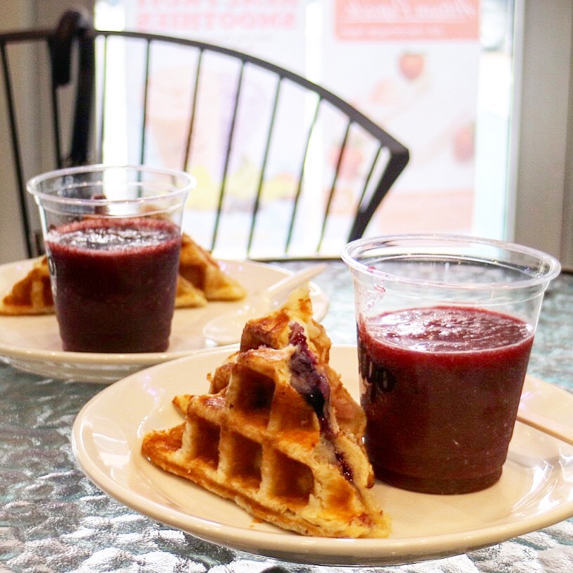 Waffles & Blueberry Smoothie