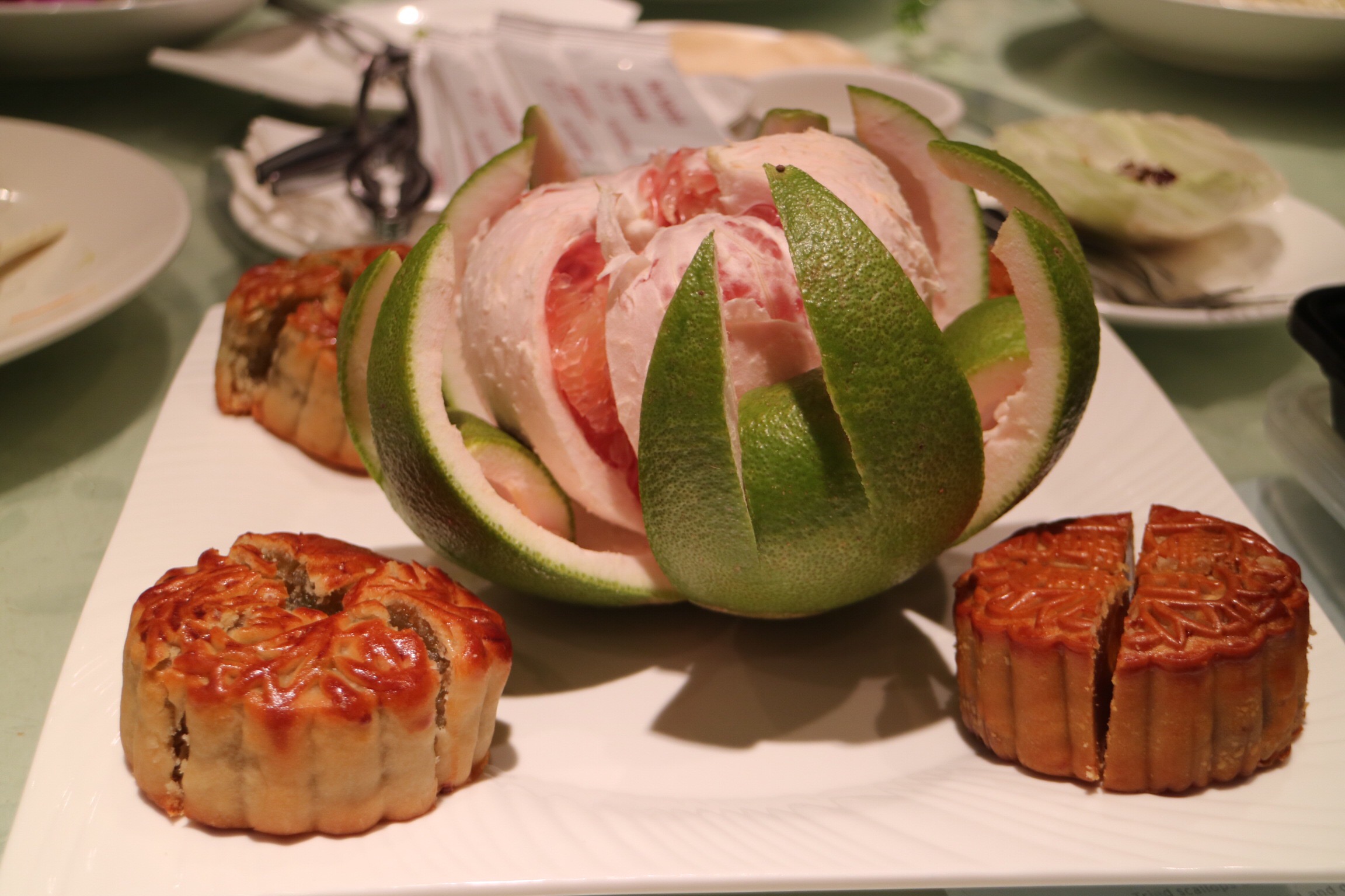 Mooncake and Pomelo 