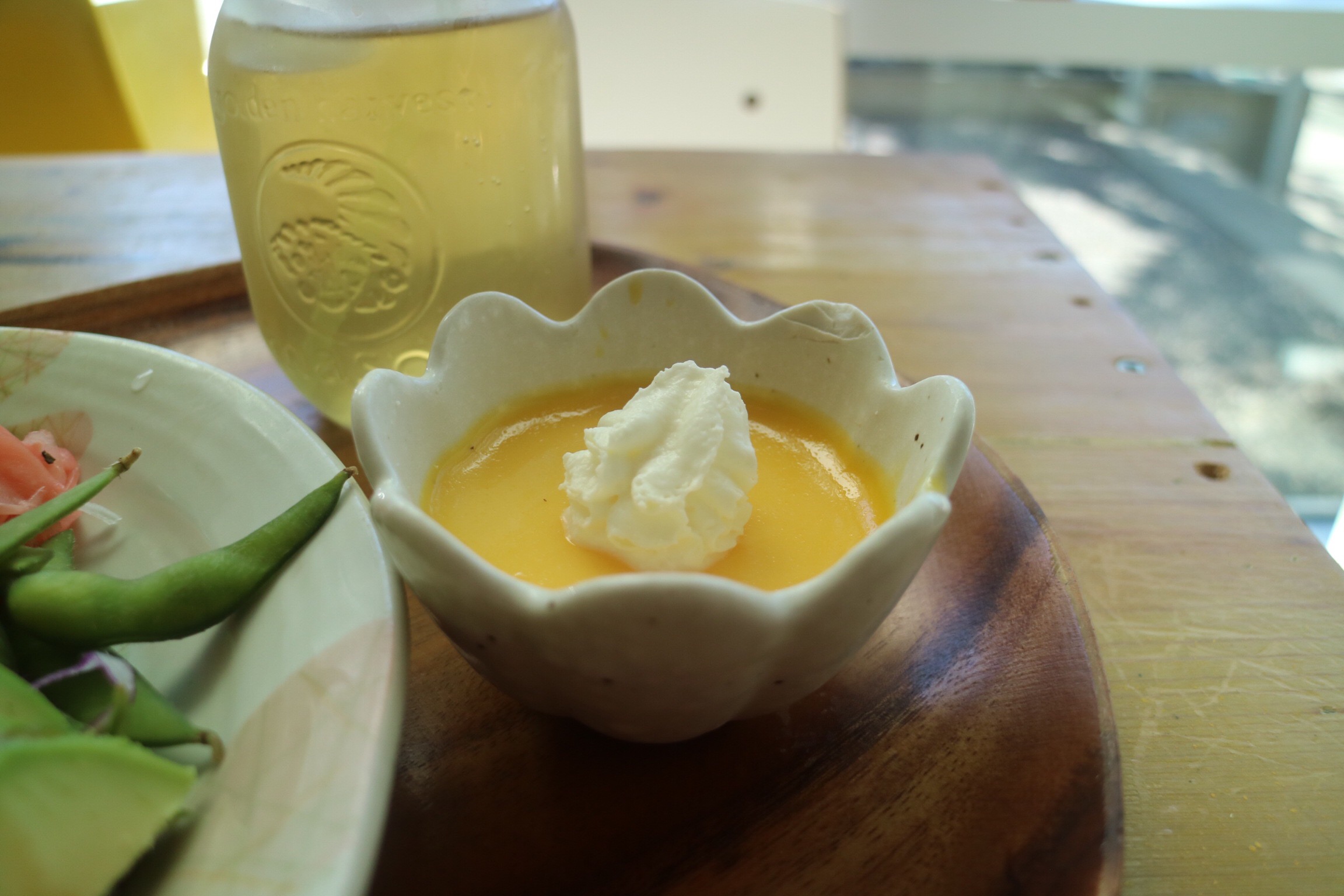 mango pudding and ice green tea