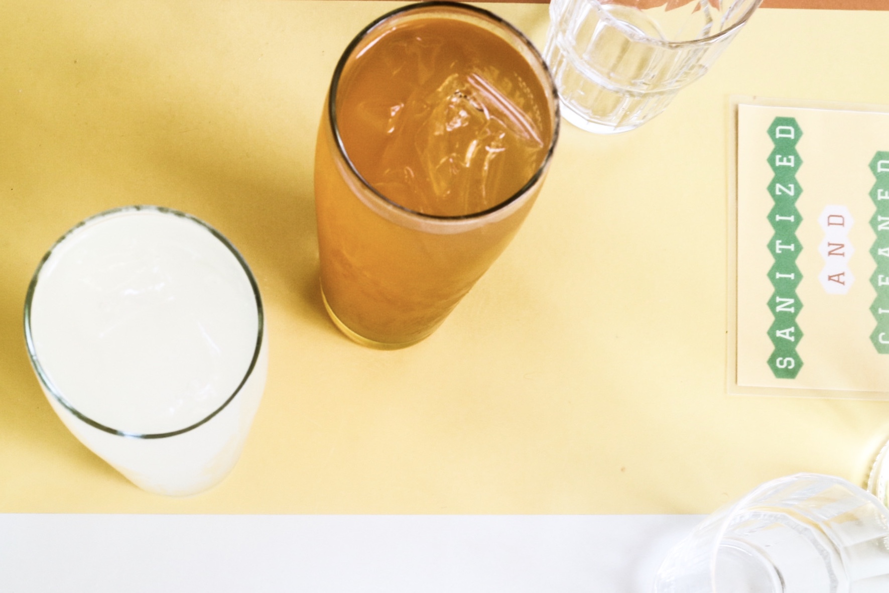 Lemonade & Ice Tea (from left to right)