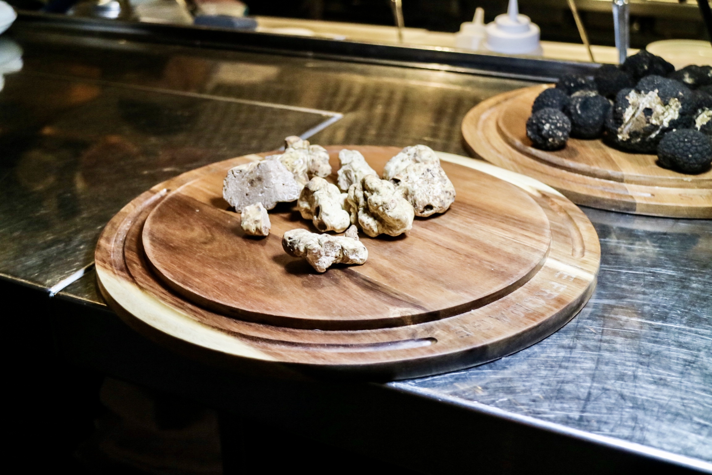 Italian Alba white truffle 